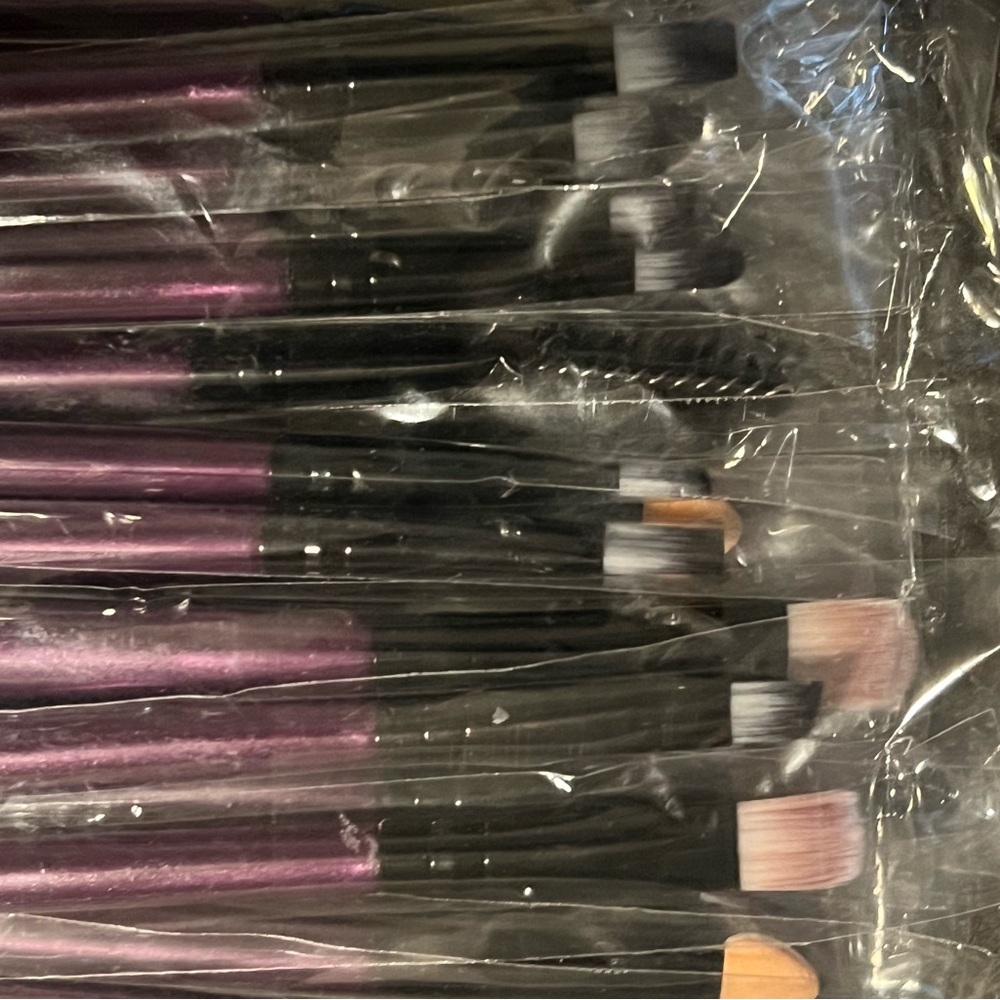 SOLD Purple and Black Makeup Brush Set - Picture 2 of 2